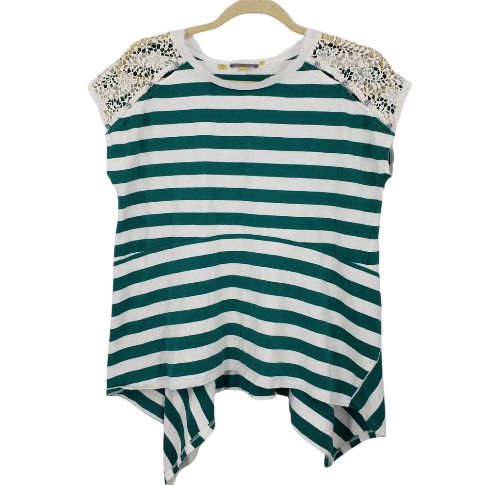 Little Yellow Button Lace Shark bite Hem Top Small